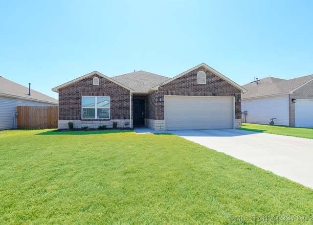 Property at 14822 E 39th St, Tulsa, OK 74134, 3 beds, 2 baths