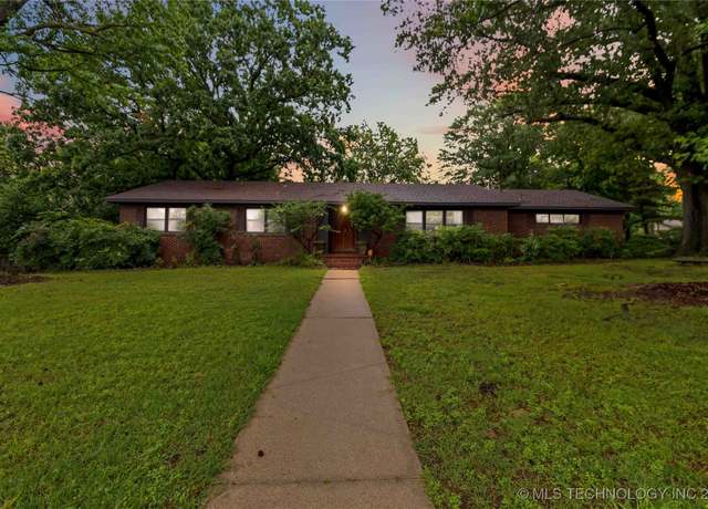 Property at 2506 Haskell Blvd, Muskogee, OK 74403, 4 beds, 3 baths