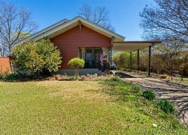 Property at 322 C St SW, Ardmore, OK 73401, 3 beds, 2 baths