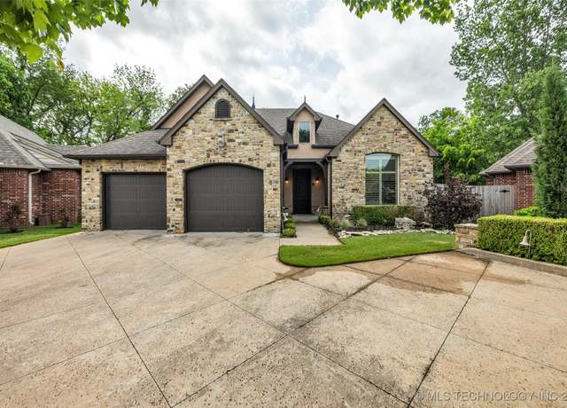 Property at 1009 S Urbana St, Broken Arrow, OK 74012, 3 beds, 3.5 baths