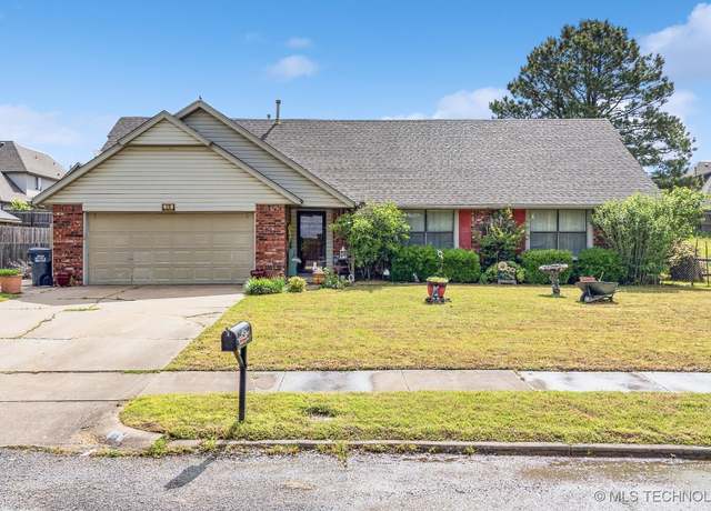 Property at 119 Fox Run Cir, Jenks, OK 74037, 3 beds, 2 baths