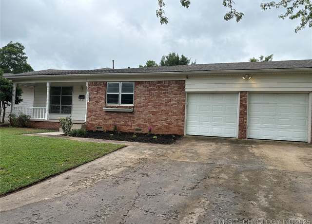 Property at 1632 E 55th Pl, Tulsa, OK 74105, 3 beds, 1.5 baths
