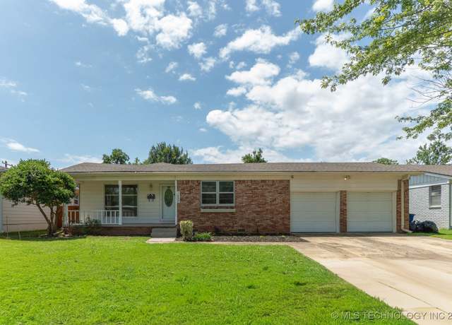Property at 1632 E 55th Pl, Tulsa, OK 74105, 3 beds, 1.5 baths