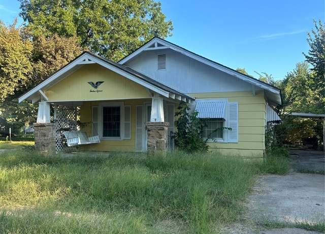 Property at 1215 W 6th St, Okmulgee, OK 74447, 2 beds, 2 baths