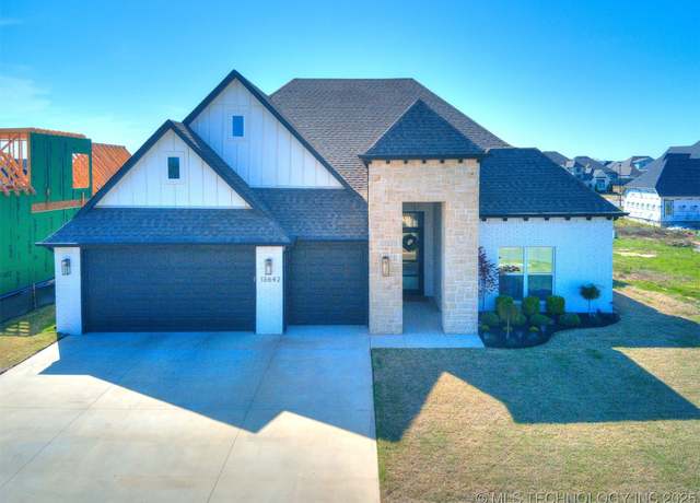 Property at 13642 S 21st Pl E, Bixby, OK 74008, 3 beds, 2.5 baths