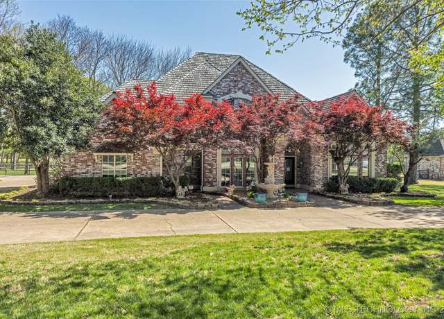 Property at 4405 Ithica St, Broken Arrow, OK 74012, 5 beds, 4 baths