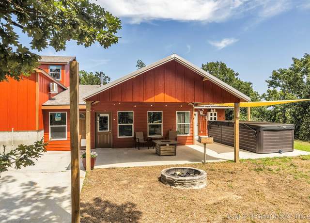 Property at 9900 S Postoak Rd, Sapulpa, OK 74066, 4 beds, 4 baths
