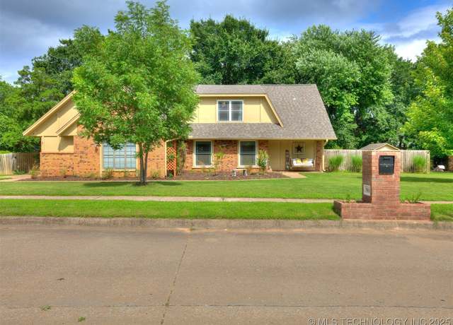 Property at 7001 S Redbud Ave, Broken Arrow, OK 74011, 4 beds, 3 baths
