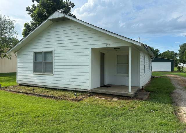 Property at 723 W Young St, Morris, OK 74445, 3 beds, 1 bath