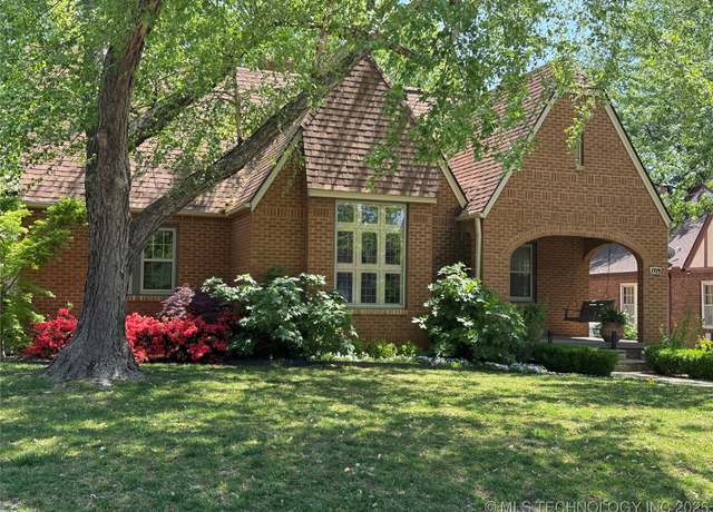 Property at 1715 S Delaware Pl, Tulsa, OK 74104, 2 beds, 2.5 baths