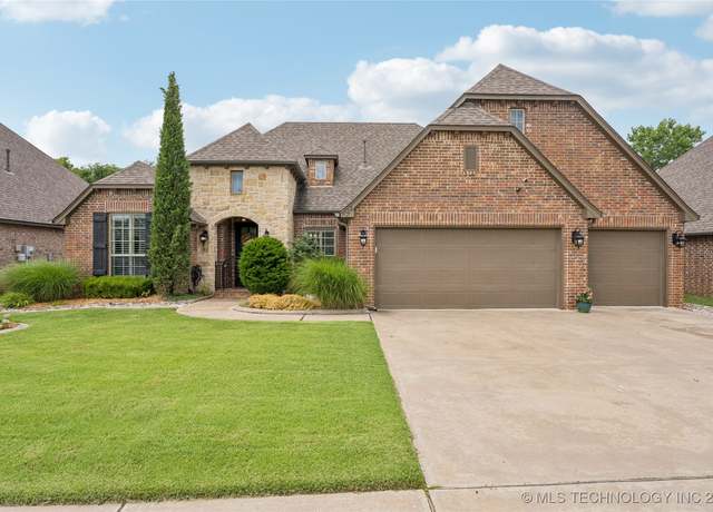 Property at 7722 N 142nd Ave E, Owasso, OK 74055, 4 beds, 2.5 baths