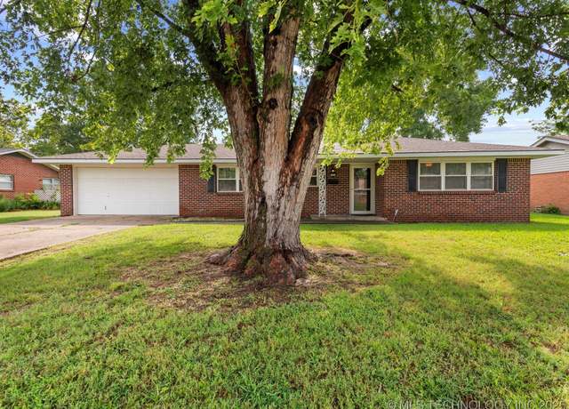 Property at 404 S Barclay Ave, Dewey, OK 74029, 3 beds, 2 baths