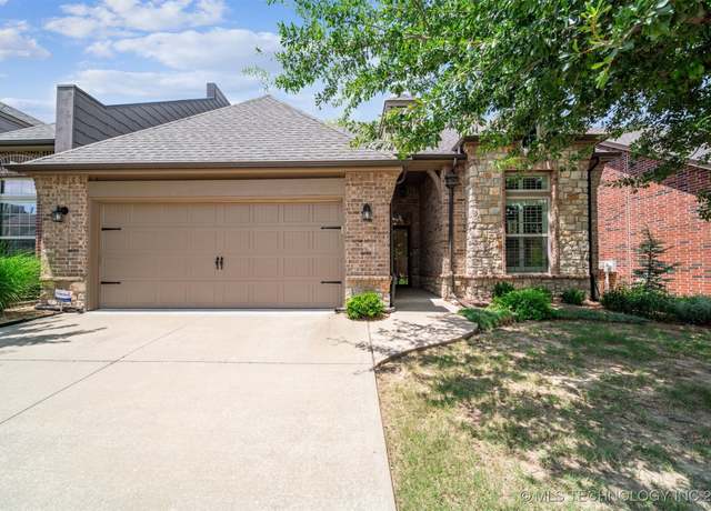 Property at 11025 E 83 St, Tulsa, OK 74133, 2 beds, 2 baths