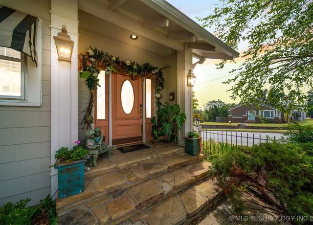Property at 409 W Broadway St, Drumright, OK 74030, 3 beds, 3 baths