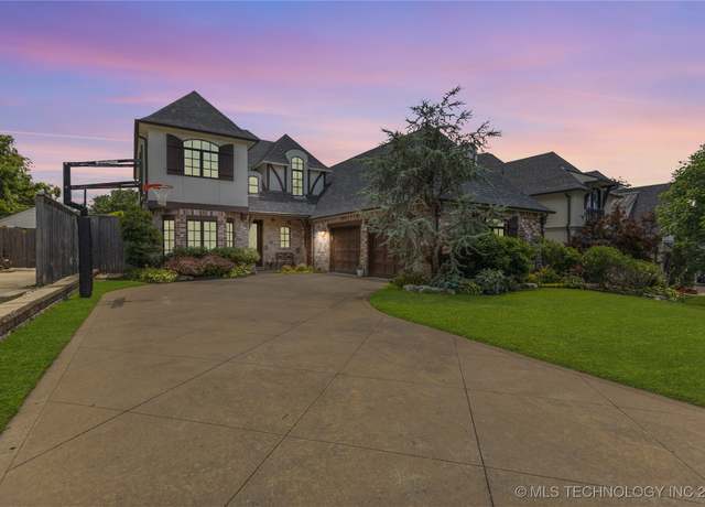 Property at 1536 E 35th Pl, Tulsa, OK 74105, 4 beds, 3.5 baths
