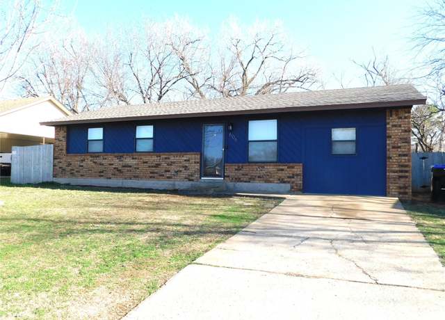 Property at 606 Holsey, Noble, OK 73068, 3 beds, 1.5 baths