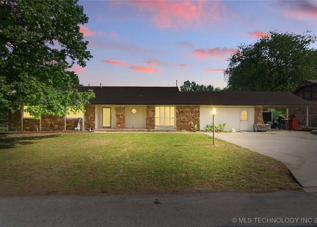 Property at 30341 E 144th St, Coweta, OK 74429, 3 beds, 3 baths