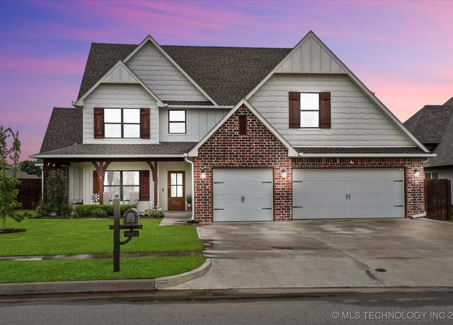 Property at 14271 S College Ave, Bixby, OK 74008, 4 beds, 3 baths