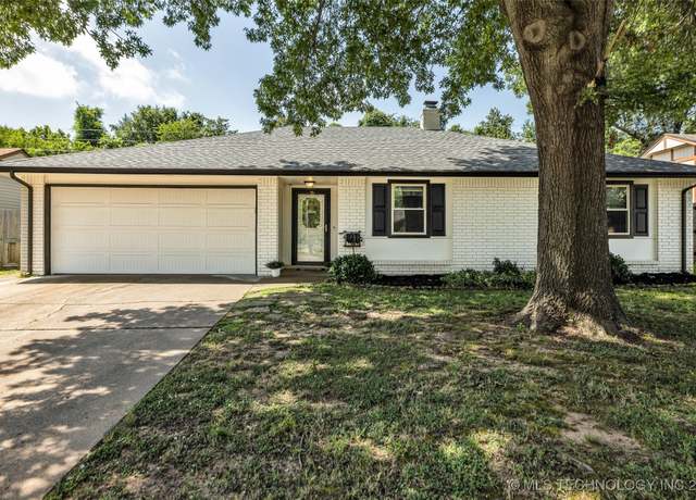Property at 117 W Miami St, Broken Arrow, OK 74011, 3 beds, 2 baths