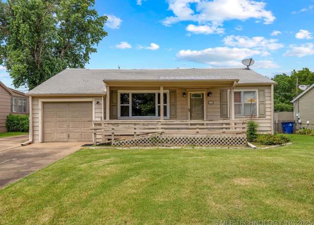 Property at 714 W Shawnee Ave, Nowata, OK 74048, 3 beds, 2 baths