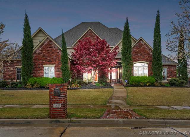 Property at 308 S 78th St, Broken Arrow, OK 74014, 4 beds, 3.5 baths