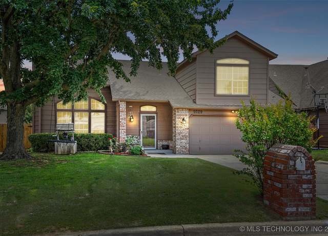 Property at 9529 S 94th EastAvenue, Tulsa, OK 74133, 4 beds, 2.5 baths