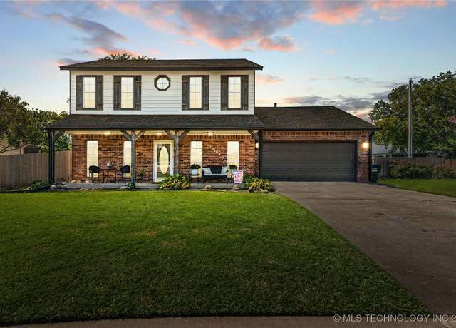 Property at 10104 E 84th Ct, Owasso, OK 74055, 3 beds, 2.5 baths