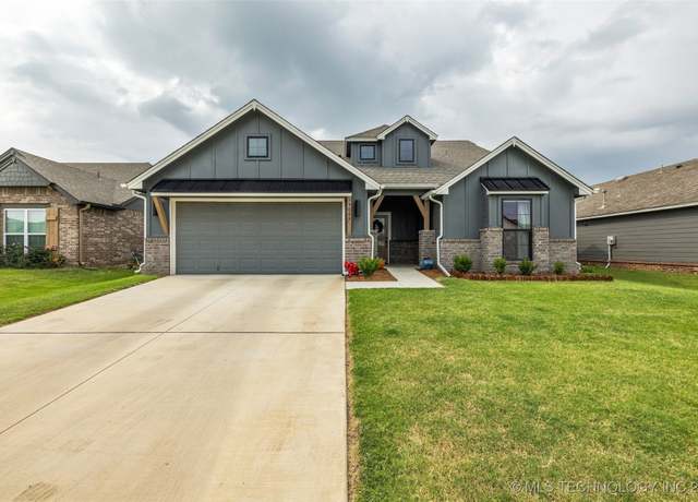 Property at 13008 E 124th St, Owasso, OK 74021, 4 beds, 2.5 baths