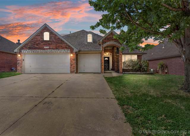 Property at 19705 E 50th St S, Broken Arrow, OK 74014, 4 beds, 2 baths