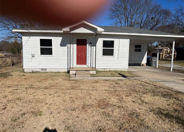 Property at 558 W Clay Ave, Chouteau, OK 74337, 3 beds, 1.5 baths