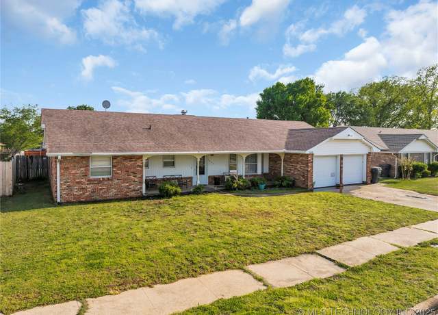 Property at 2026 11th Ave NW, Ardmore, OK 73401, 3 beds, 2 baths