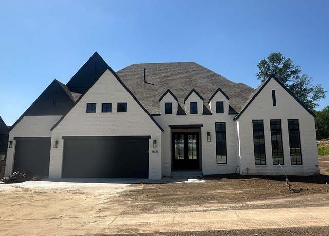 Property at 1605 Pinecrest Dr, Claremore, OK 74017, 4 beds, 2.5 baths