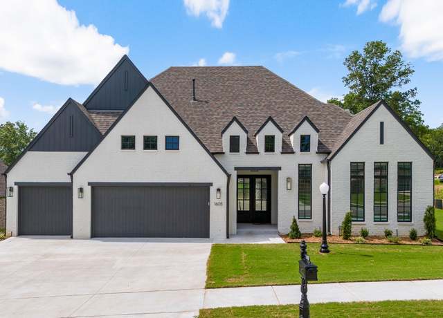 Property at 1605 Pinecrest Dr, Claremore, OK 74017, 4 beds, 2.5 baths