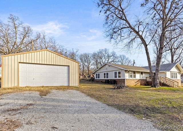 Property at 502 Woodland Dr, Spavinaw, OK 74366, 4 beds, 2 baths