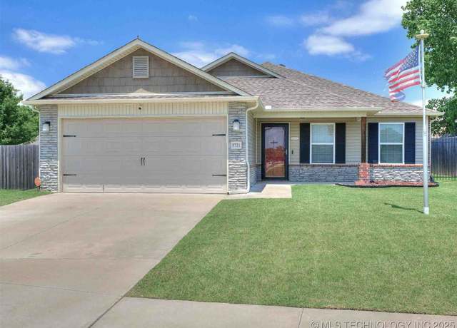 Property at 5721 E 146th St S, Bixby, OK 74008, 3 beds, 2 baths