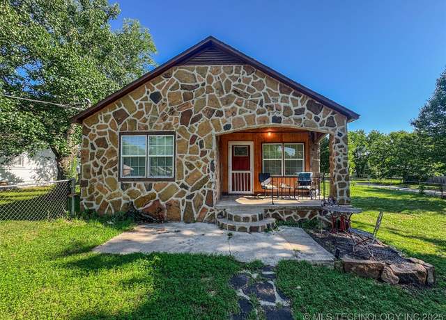 Property at 410 W Seneca St, Tahlequah, OK 74464, 2 beds, 1 bath