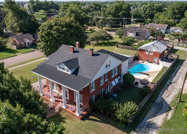 Property at 809 W Elm St, Durant, OK 74701, 7 beds, 6 baths