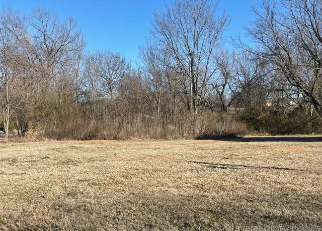 Property at 1213 Tamaroa St, Muskogee, OK 74401