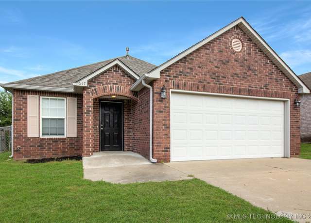 Property at 617 N Elizabeth St, Sapulpa, OK 74066, 3 beds, 2 baths