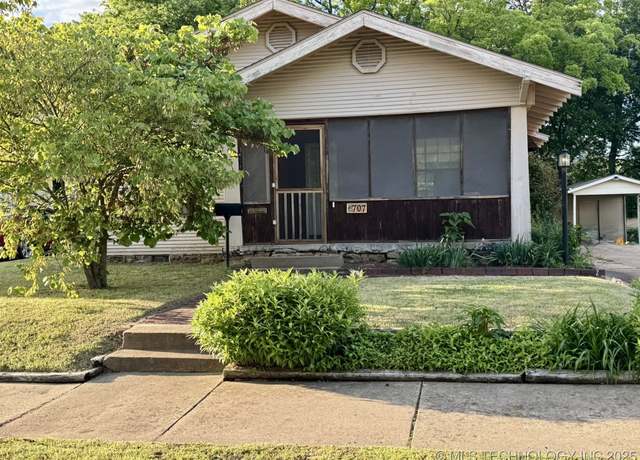 Property at 707 E 15th St, Okmulgee, OK 74447, 3 beds, 1 bath