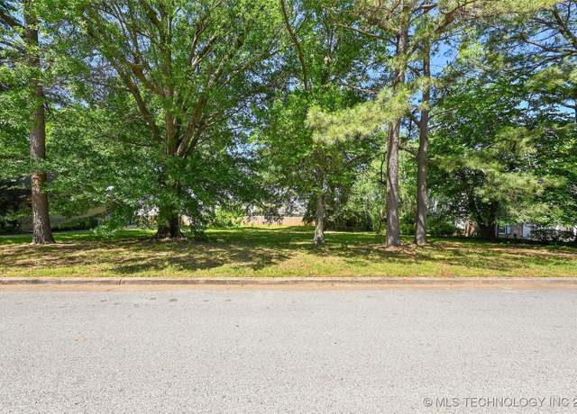 Property at 6734 S Atlanta Ave, Tulsa, OK 74136