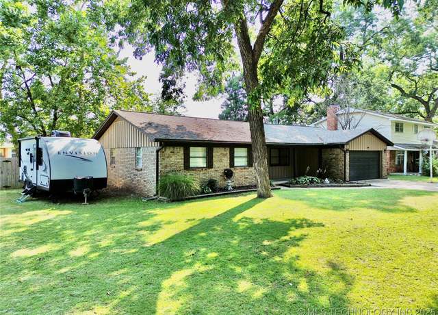 Property at 8712 E 126th St S, Bixby, OK 74008, 3 beds, 2 baths