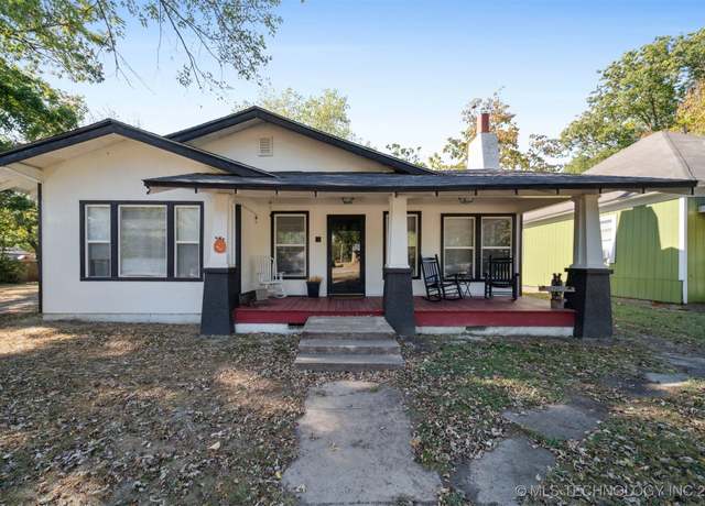 Property at 901 Olive St, Chelsea, OK 74016, 3 beds, 1.5 baths