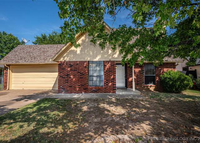 Property at 2721 S 121st EastAvenue, Tulsa, OK 74129, 3 beds, 2 baths