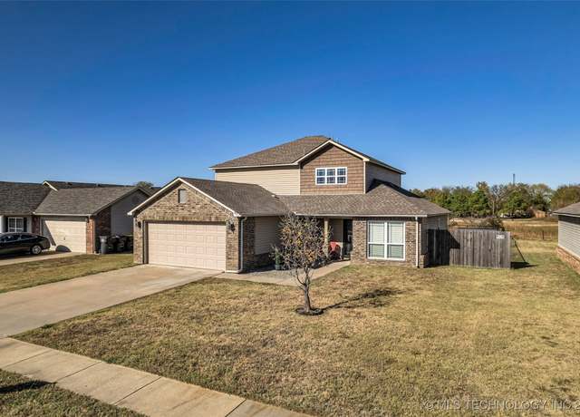 Property at 743 E 147th St S, Glenpool, OK 74033, 3 beds, 2.5 baths