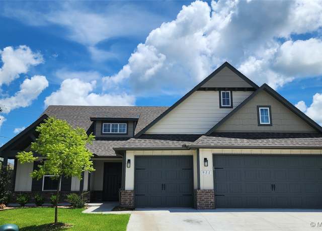 Property at 911 E Fulton Ct, Broken Arrow, OK 74012, 4 beds, 3 baths