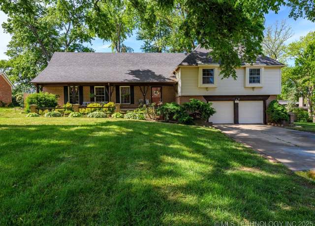 Property at 1811 Wayland Ct, Bartlesville, OK 74006, 4 beds, 3 baths