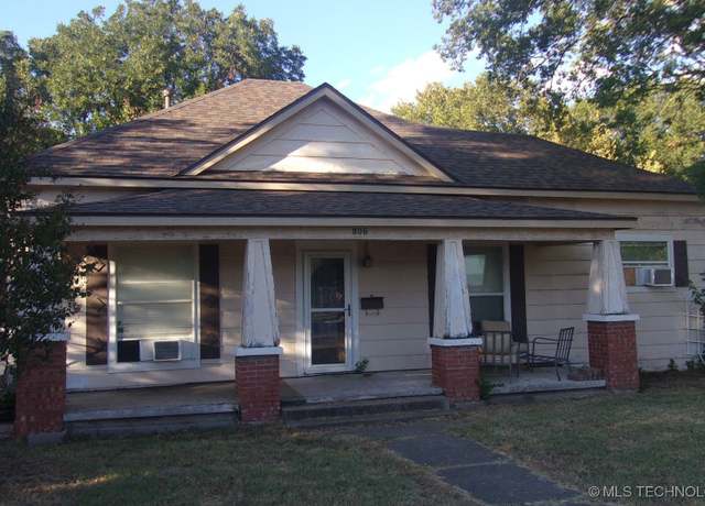 Property at 806 W Tishomingo St, Madill, OK 73446, 3 beds, 1 bath