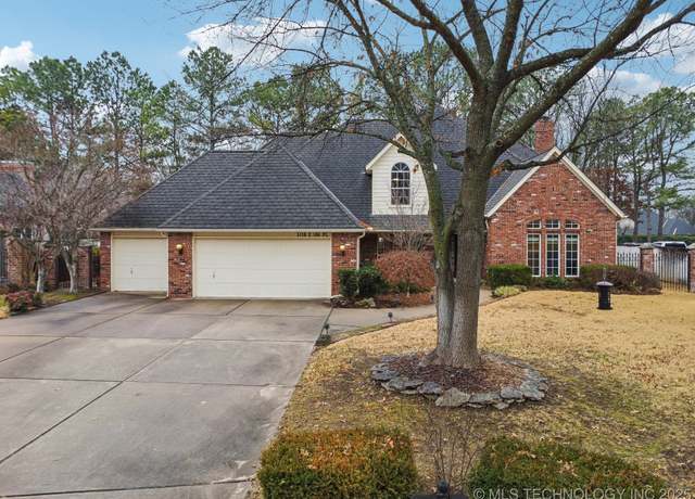 Property at 5110 E 104th Pl, Tulsa, OK 74137, 4 beds, 2.5 baths