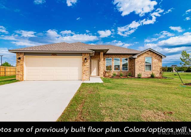 Property at 15012 S Poplar St, Glenpool, OK 74033, 3 beds, 2 baths